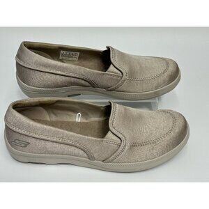 Skechers Goga Mat Go Bliss Walking Women’s Sneaker Size 8 Beige Walking Slip Ins